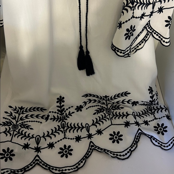 CC Chic Connection white black embroidered hem and sleeves top/dress - Picture 3 of 6